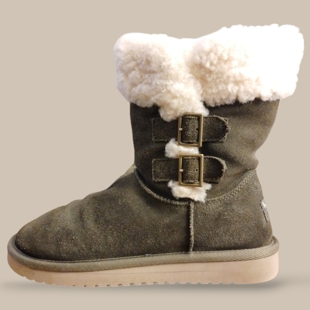 Koolaburra by UGG Sulana Short Boot in Olive Suede